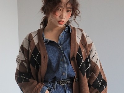 欧族岛厂家出售服装尾货 尾货服饰新款女裤走份视频批发东莞服装厂尾货处理品牌女装批发新款女裤走份视频批发厂家出售服装尾货