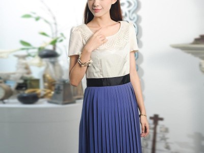 供应着品服饰时尚女装