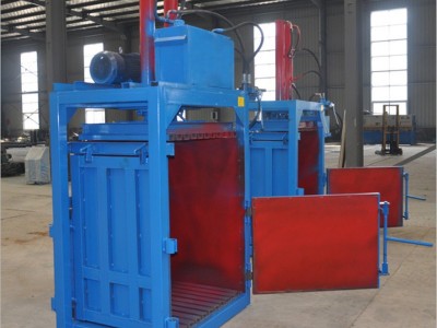 太原松散物料打包机 宇晨废旧铁桶挤扁机 棉纺织废料挤包机哪有卖