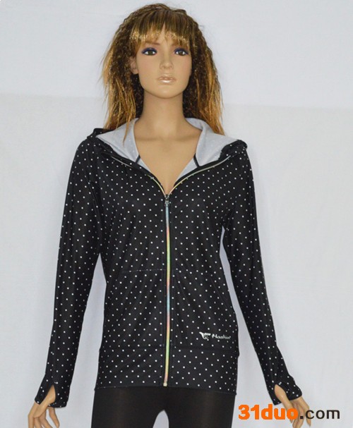 供应   乳山市盛宇服饰有限公司  服装