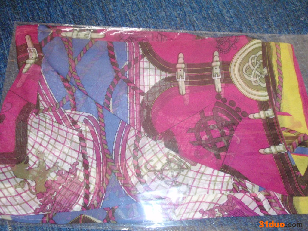 供应ACCES·陆跨90*90cm陆跨服饰-供应涤丝丝(批发零售）