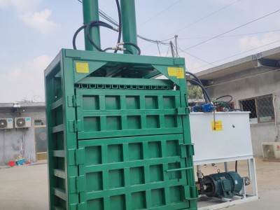 立式液压塑料瓶挤块机 纺织品废角料压包机 定做易拉罐打包机