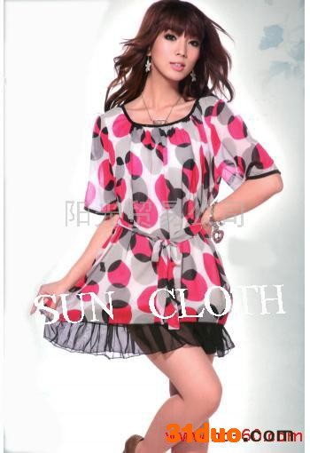 供应库存潮流服饰