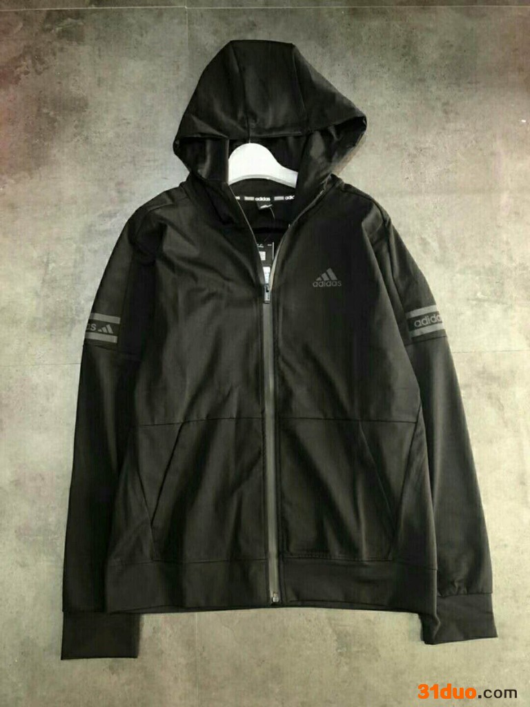 广州汇豪· 广州汇豪服饰大量品牌服饰尾货清仓拿货5元起整款配码