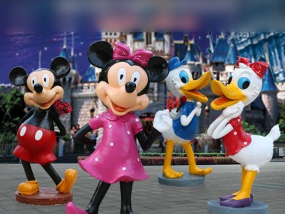 穿古代服饰的米**雕塑 玻璃钢卡通动物