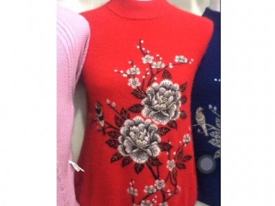 蔡红服饰圆领大红大花打底羊毛衫女毛衣手工定做厂家