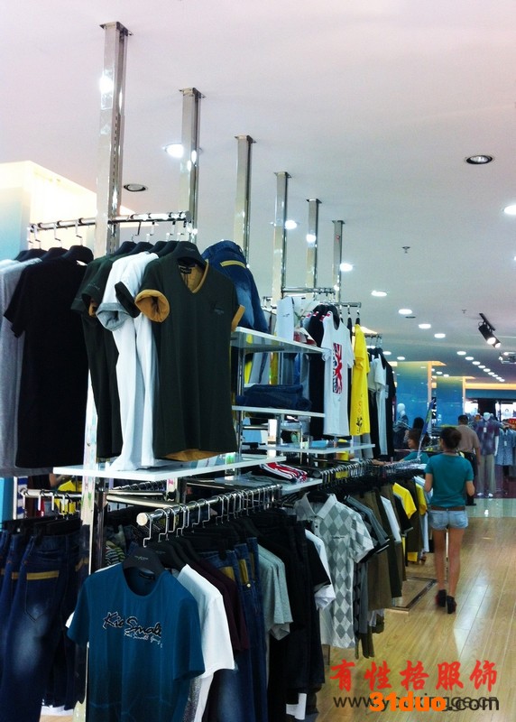 供应有性格服饰有性格服饰：为“有性格”代言