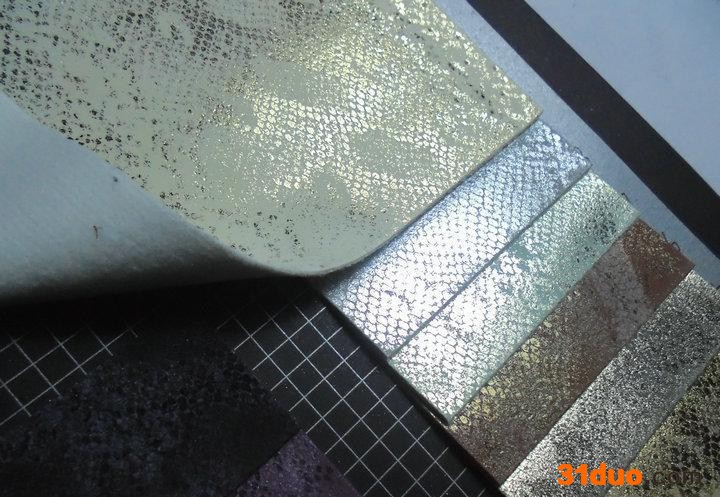 烫金柔软蛇纹 PU亮光蛇状人造革 蛇皮革箱包 小蛇鞋腰带服饰5683A