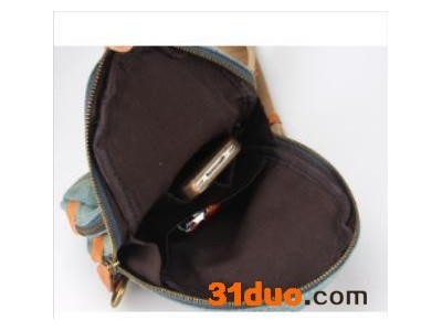 代发时尚休闲外贸男装服饰包包 牛仔帆布胸包HSJ13670