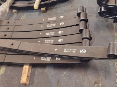 江西红岩原厂前钢板弹簧总成南昌小力汽配**2902-610120