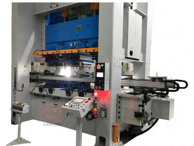 桁架机械手自动化**生产厂家 机壳 汽配冲压多工位传送机机械手制造