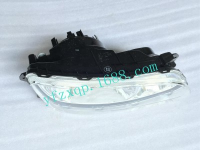 广汽日野700  SS2P系列汽配  前照灯 大灯总成R  81110-E0790