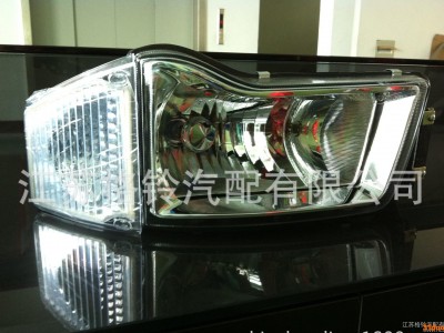 适用华菱星凯马重卡H08大灯 牵引车前照灯 **汽配件