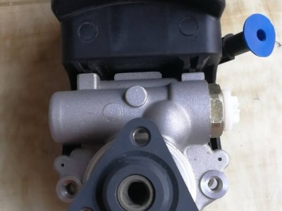悦洋汽配   皮卡转向助力泵  带油壶