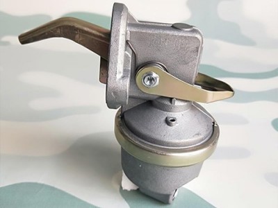 军哥汽配 原厂东风猛士EQ2050B军车越野车发动机输油泵手油泵1106N-010