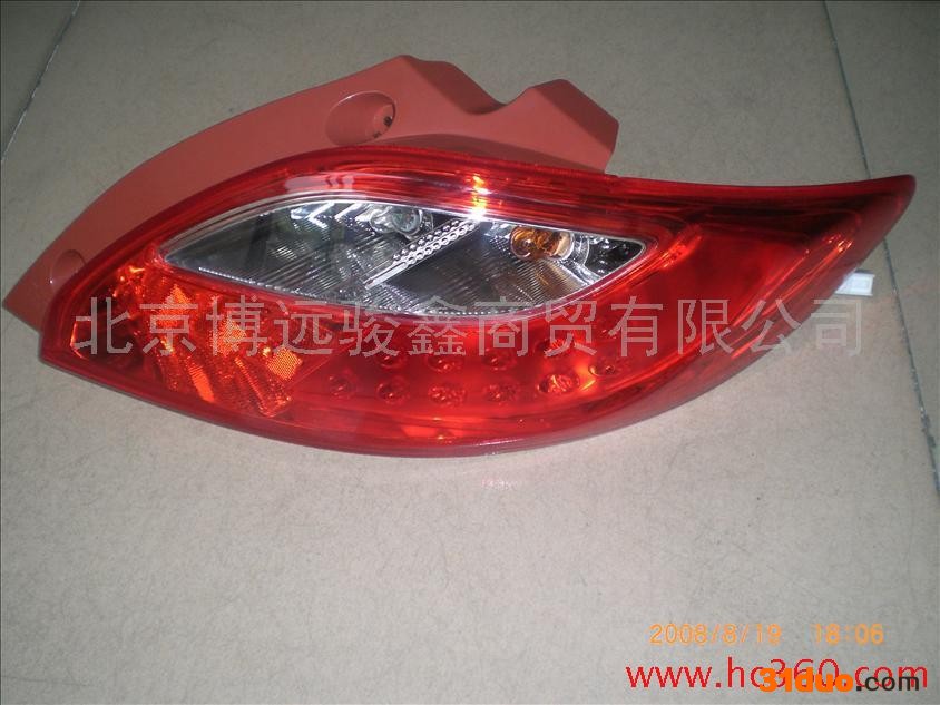 供应北京汽配 马自达2配件 尾灯