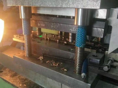 【文祥】LH-158开关插座铜件  五金连续冲压模具