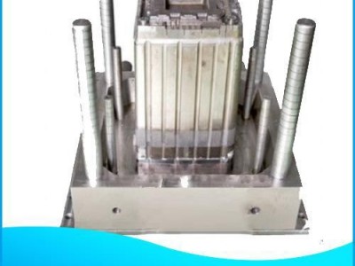 巴中五金精密模具 冲压件\t精密模具五金冲压厂\t精密模具连接器零件  大量现货