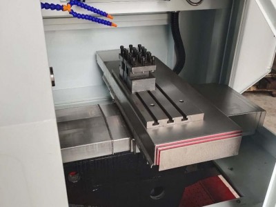 山东欧利通_精密数控车床_数控机床