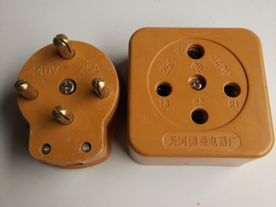 泉雕德泰玻璃钢三相四线25A工业插头插座