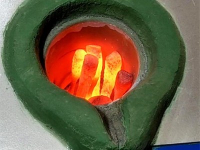 瑞奥35kw 倾倒式小型坩埚熔铝炉 熔金银炉 高温中频熔炼炉专业生产商