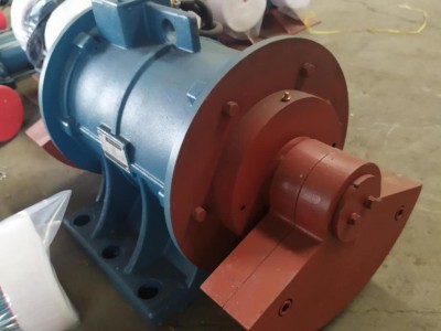 振动平台 不锈钢旋振筛XUM-120-4振动电机380V8KW振动器 高频振动器  给料机筛沙机