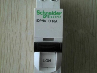 施耐德小型断路器dpna C16A 微型断路器