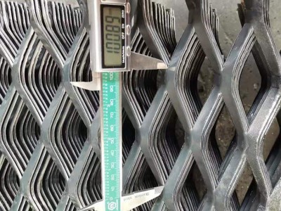 亭松 菱形孔钢板网 机械罩网 机械防护网厂家货源