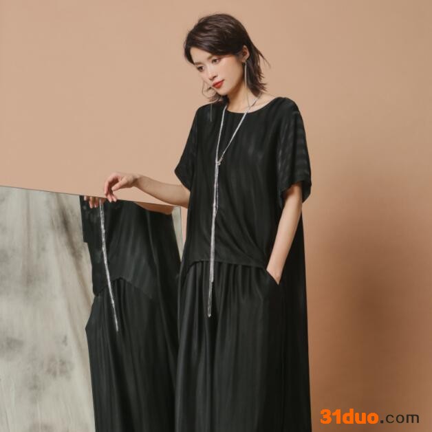 时尚品牌女装情侣无极招商加盟代理