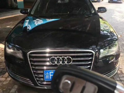 万州户奥迪A8汽车二手车