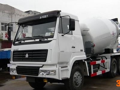 供应梁山二手车   豪沃混凝土搅拌车  二手搅拌车 二手车 手续齐全