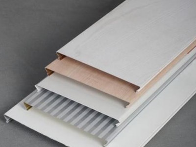 铝天花厂家直供山东济南-铝扣板|条形铝扣板找广东德普龙建材厂。