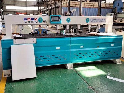 高品质板式家具开料机  家具打孔设备 打孔机 识别率高激光测孔钻  定位准侧孔机