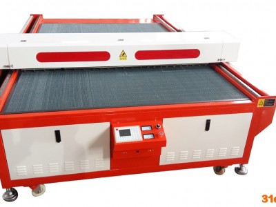 海绵/植绒/皮革/西服布料/沙发坐套/汽车座套/无纺布/汽车坐垫/脚垫/激光切割机