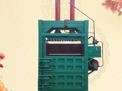 易拉罐废料压缩机 小型油桶压扁机厂家 立式塑料瓶打块机 皮革下脚料挤包机