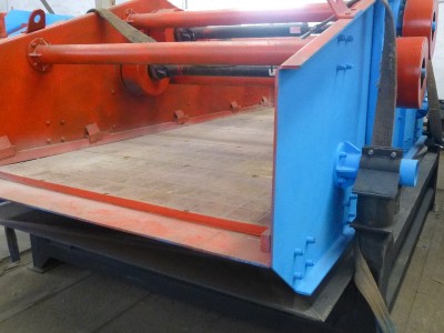 尾矿干排筛 鑫龙厂家供应河沙脱水筛高频脱水筛震动脱水筛