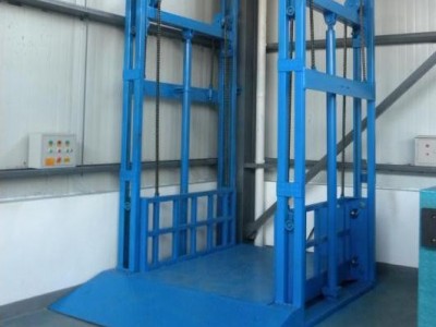 供应宏宇SJD导轨式升降机 导轨式升降平台,导轨式升降机厂家，升降货梯厂家