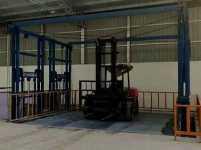 济南钜鹏 供应SJD导轨式升降机 导轨式升降平台 导轨式升降货梯 液压升降机价格 导轨式升降货梯