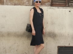 刘嘉玲戴时尚头巾被吐槽像泳帽