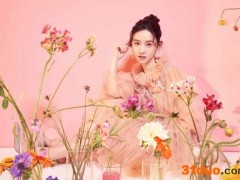 李沐宸《HIWT》时尚大片曝光 “花间少女”甜美灵动