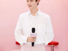 郭俊辰现身品牌活动 清爽造型时尚感满分