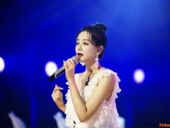 海陆《乘风破浪的姐姐》公演完美落幕 歌声引观众落泪共鸣